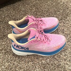 Hoka Clifton 9